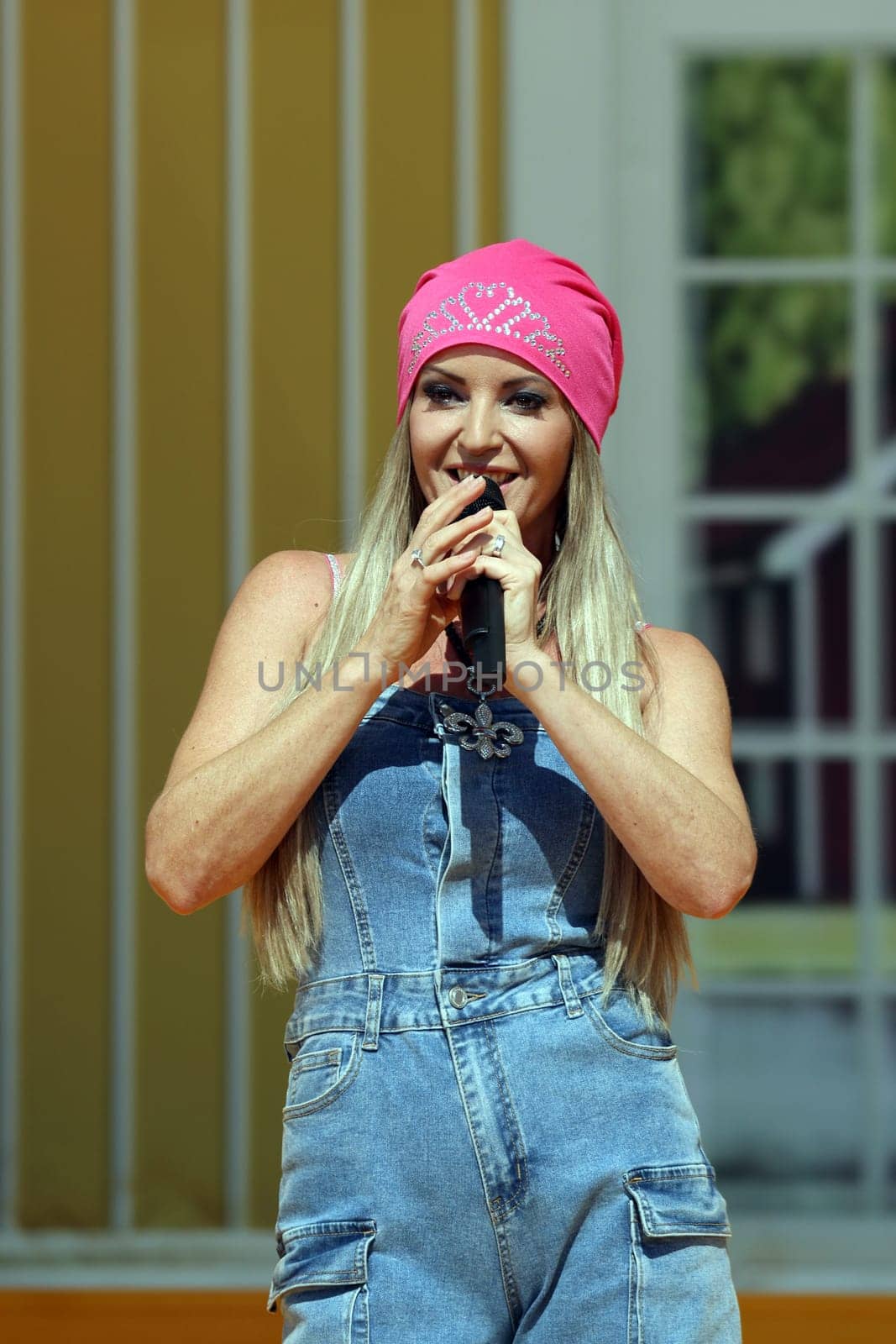 Misha Kovar (singer / musician) in the ARD TV show "Immer wieder sonntags""."