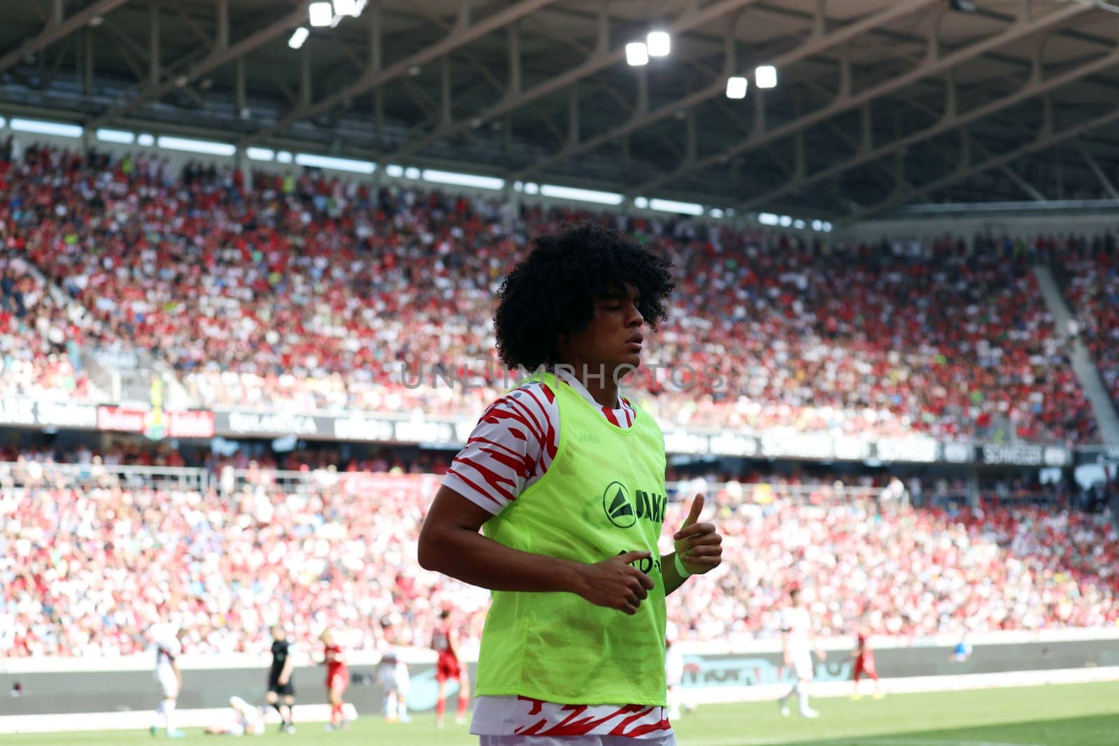 Anrie Chase (VfB Stuttgart) during the warm-up for the 1st FBL match: 24-25: 1.  DFL REGULATIONS PROHIBIT ANY USE OF PHOTOGRAPHS AS IMAGE SEQUENCES AND/OR QUASI-VIDEONann  Photo: Joachim Hahne/johapress