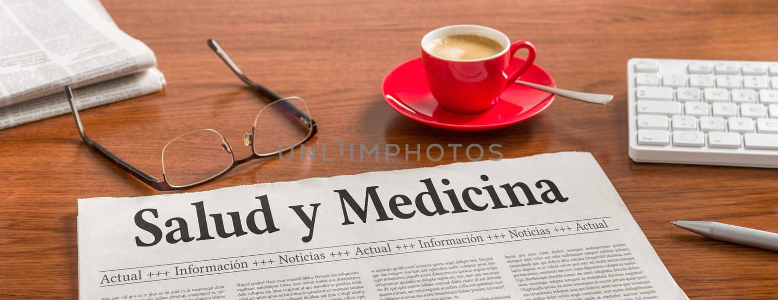 A newspaper on a wooden desk - Health and Medical in spanish