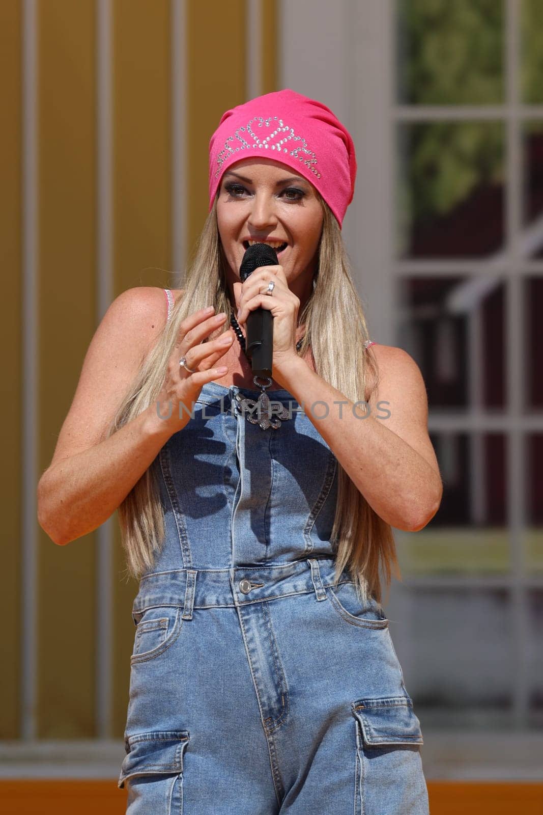 Misha Kovar (singer / musician) in the ARD TV show "Immer wieder sonntags""."