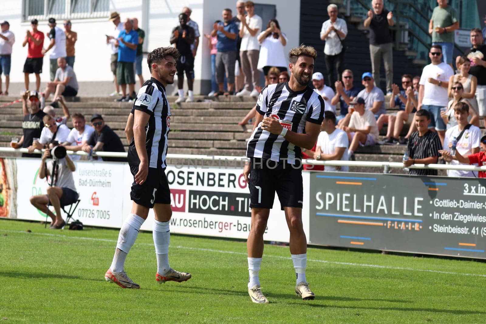 Brilliant comeback: Tyfun Ceylan (FC 08 Villingen) scores from the spot and is the assist for his team in the match of the football RL SW 24-25: 6th Sptg: FC 08 Villingen vs Eintracht Frankfurt U21