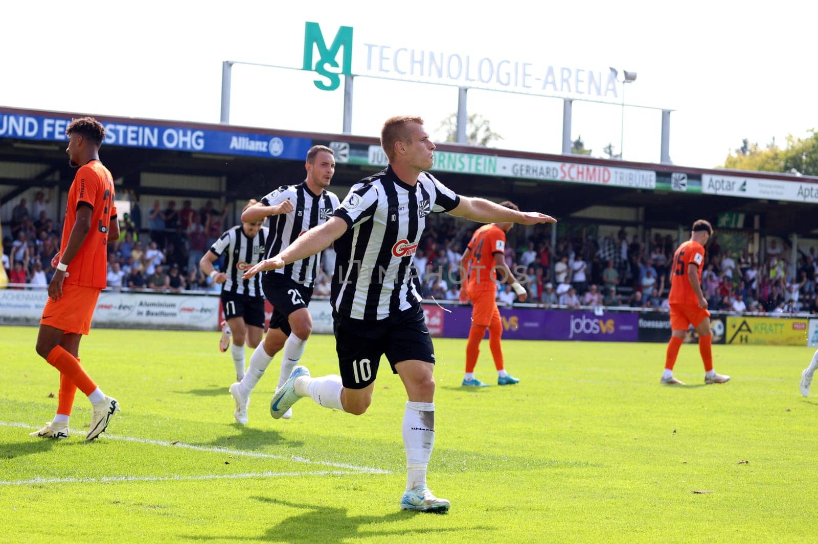Marcel Sökler (Villingen 08) celebrates his goal to make it 1-0 in the match of the football RL SW 24-25: 6. Sptg: FC 08 Villingen vs Eintracht Frankfurt U21