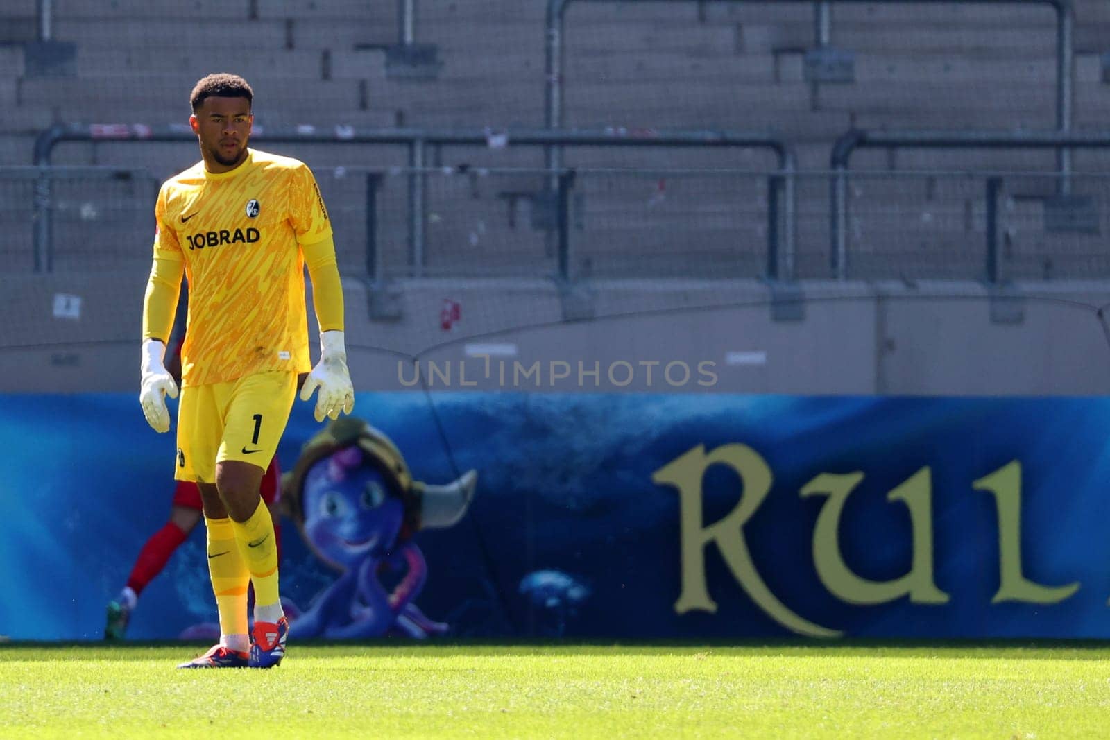 Goalkeeper Noah Atubolu (SC Freiburg) at the football friendly: SC Freiburg - FC Basel  REGULATIONS PROHIBIT ANY USE OF PHOTOGRAPHS AS IMAGE SEQUENCES AND/OR QUASI-VIDEONann  Photo: Joachim Hahne/johapress
