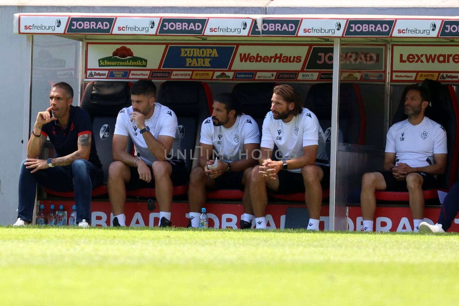 The functional team around coach Fabio Celestini (FC Basel) is served for the football test match: SC Freiburg - FC Basel  REGULATIONS PROHIBIT ANY USE OF PHOTOGRAPHS AS IMAGE SEQUENCES AND/OR QUASI-VIDEONann  Photo: Joachim Hahne/johapress