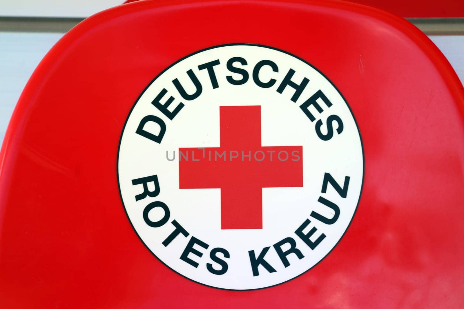 Seat shell with the emblem of the German Red Cross (DRK)  REGULATIONS PROHIBIT ANY USE OF PHOTOGRAPHS AS IMAGE SEQUENCES AND/OR QUASI-VIDEONann  Photo: Joachim Hahne/johapress