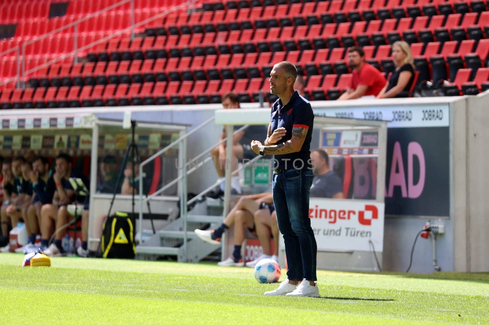 Coach Fabio Celestini (FC Basel) at the football friendly: SC Freiburg - FC Basel  REGULATIONS PROHIBIT ANY USE OF PHOTOGRAPHS AS IMAGE SEQUENCES AND/OR QUASI-VIDEONann  Photo: Joachim Hahne/johapress