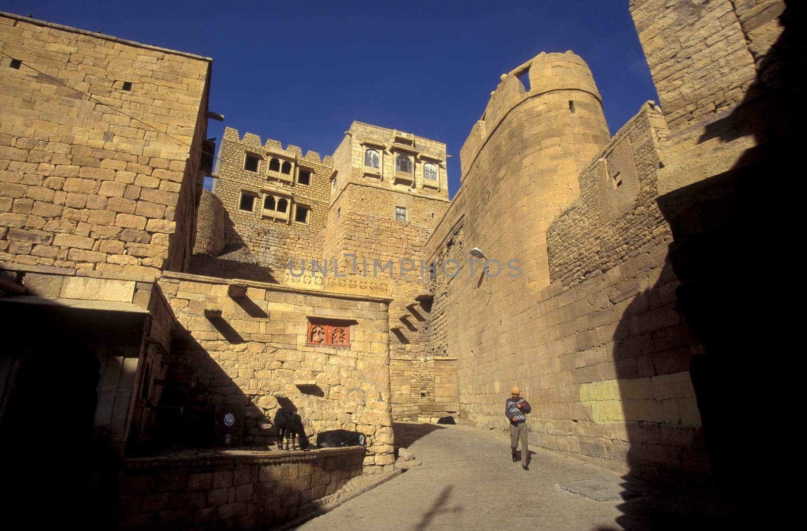 a view of the Jaisalmer Fort in the old Town of Jaisalmer in the Province of Rajasthan in India.  India, Jaisalmer, January, 1998