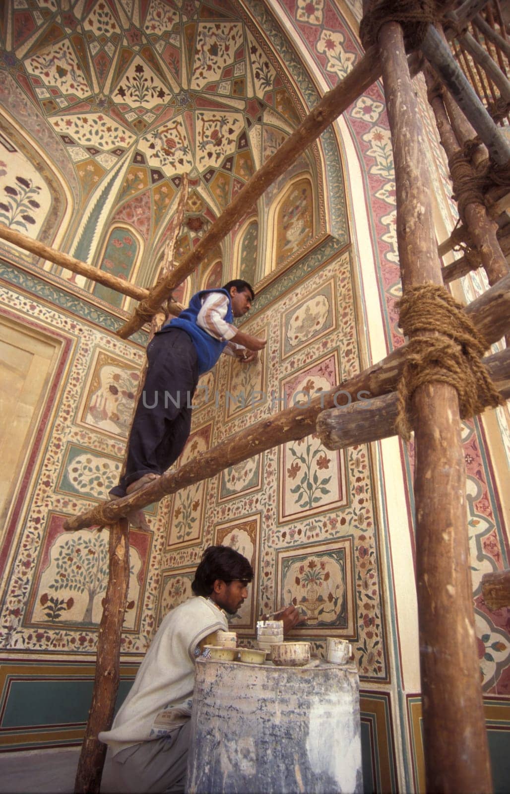 Renovations at the Amber Fort in the City of Jaipur in the Province of Rajasthan in India.  India, Jaipur, January, 1998
