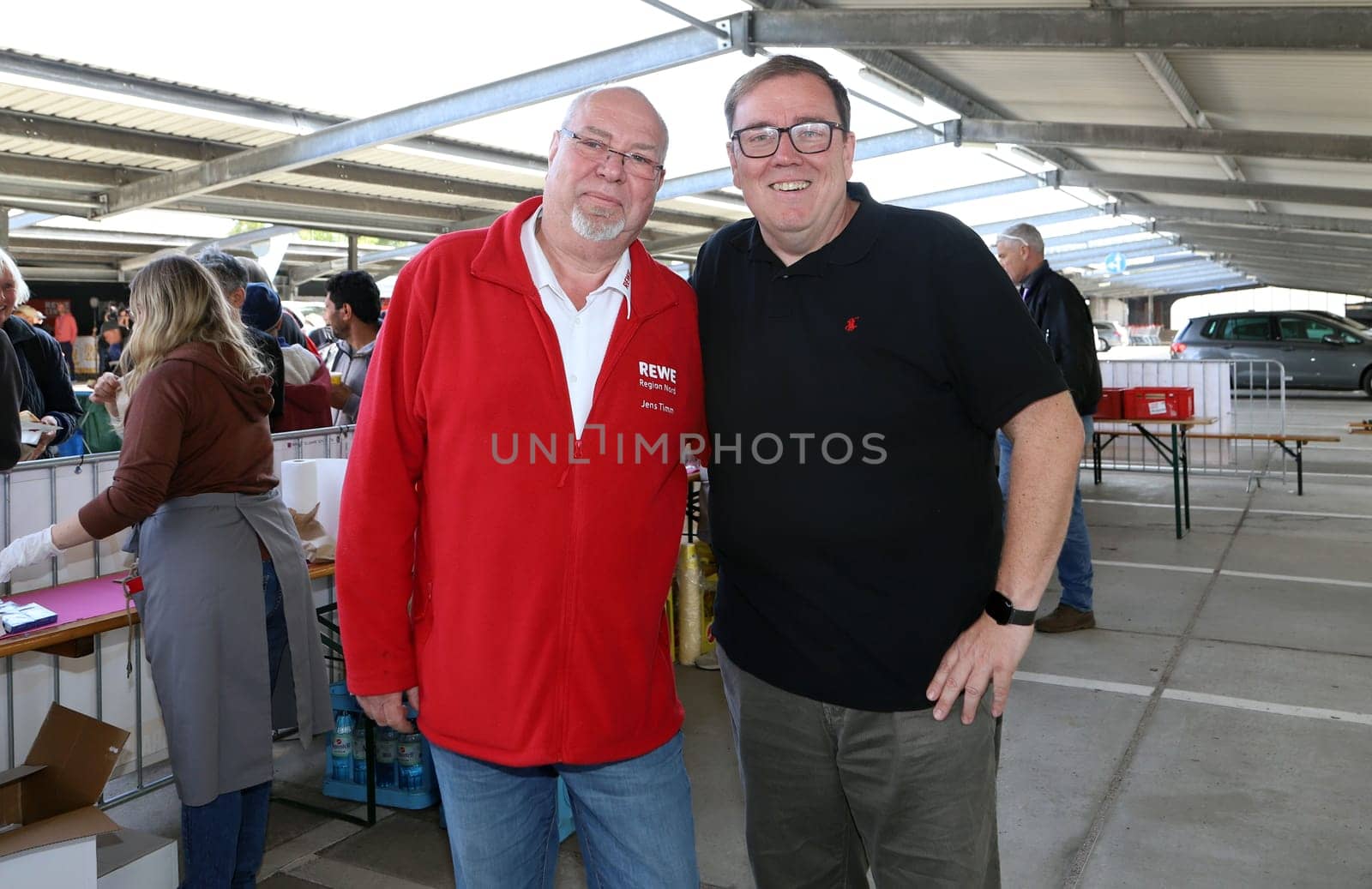 Jens Timm (Rewe Market) and Sven Flohr, BARBECUE - Summer party for the needy and homeless. Invitation from the FRIENDS CUP Foerderverein e.V. and the  Unser Norden Foundation by Rewe Center Hamburg -Altona on 15.09.2024