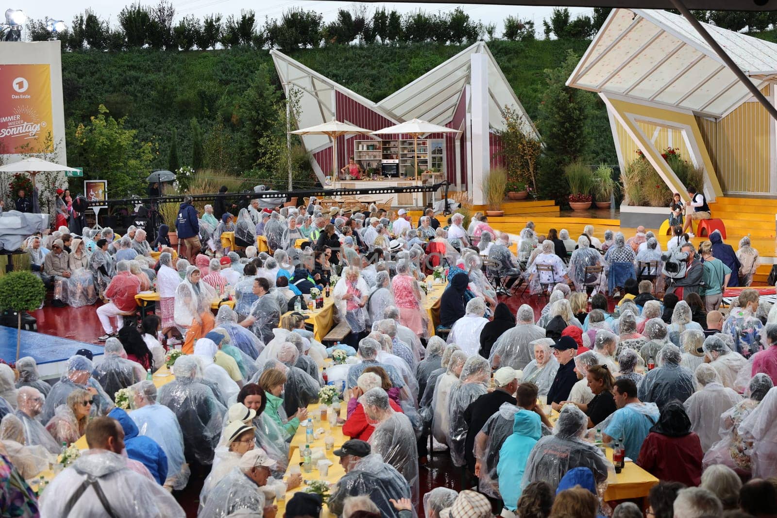 End of season in the rain. At the last show in 2024,the sky cried and the audience had to wear rain gear in the ARD TV show "Immer wieder sonntags""."