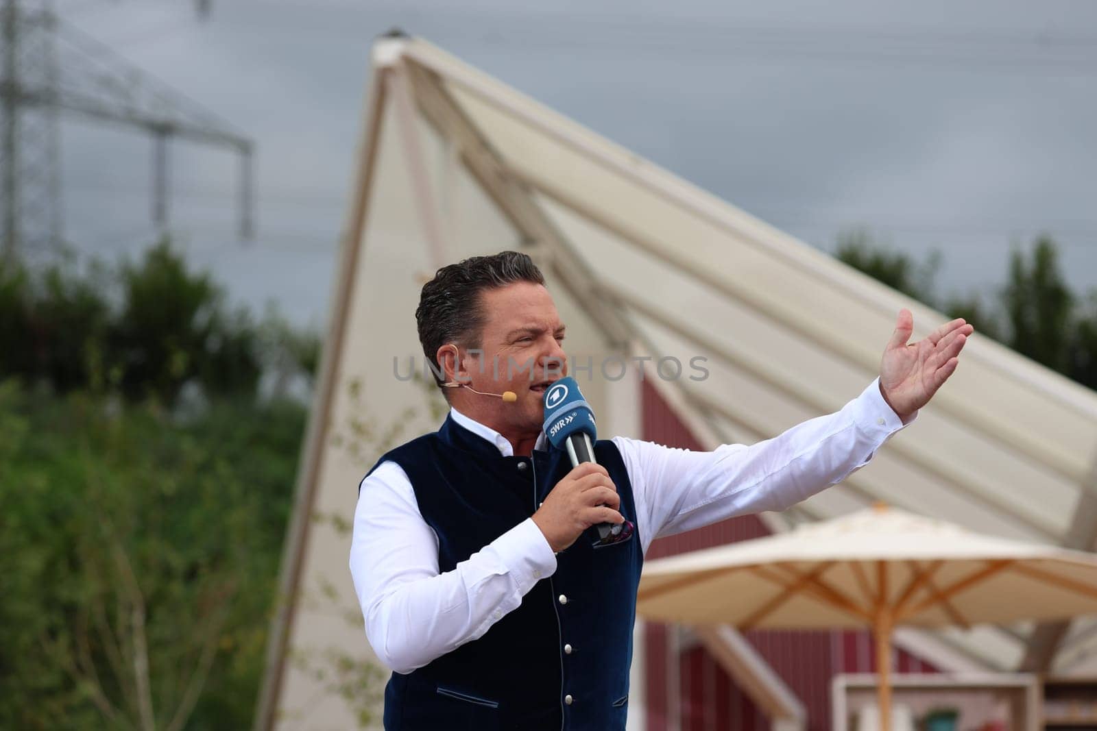 Stefan Mross (singer / presenter / entertainer) in the ARD TV show "Immer wieder sonntags""."