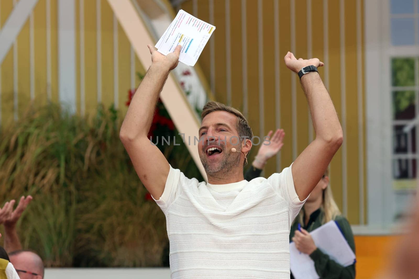 Stefan Mayer (presenter) in the ARD TV show "Immer wieder sonntags""."