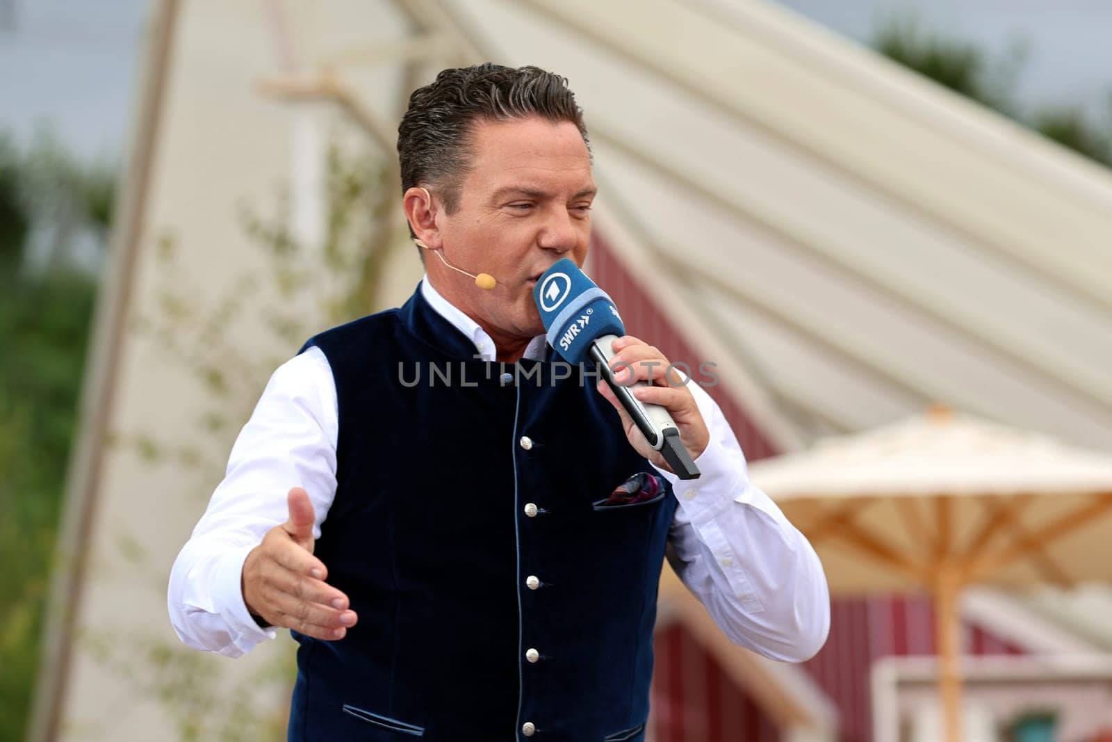 Stefan Mross (singer / presenter / entertainer) in the ARD TV show "Immer wieder sonntags""."