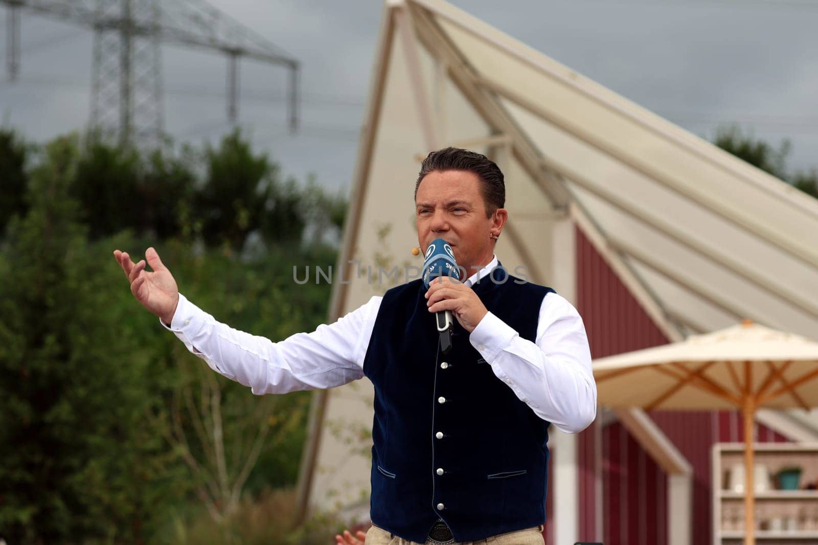 Stefan Mross (singer / presenter / entertainer) in the ARD TV show "Immer wieder sonntags""."