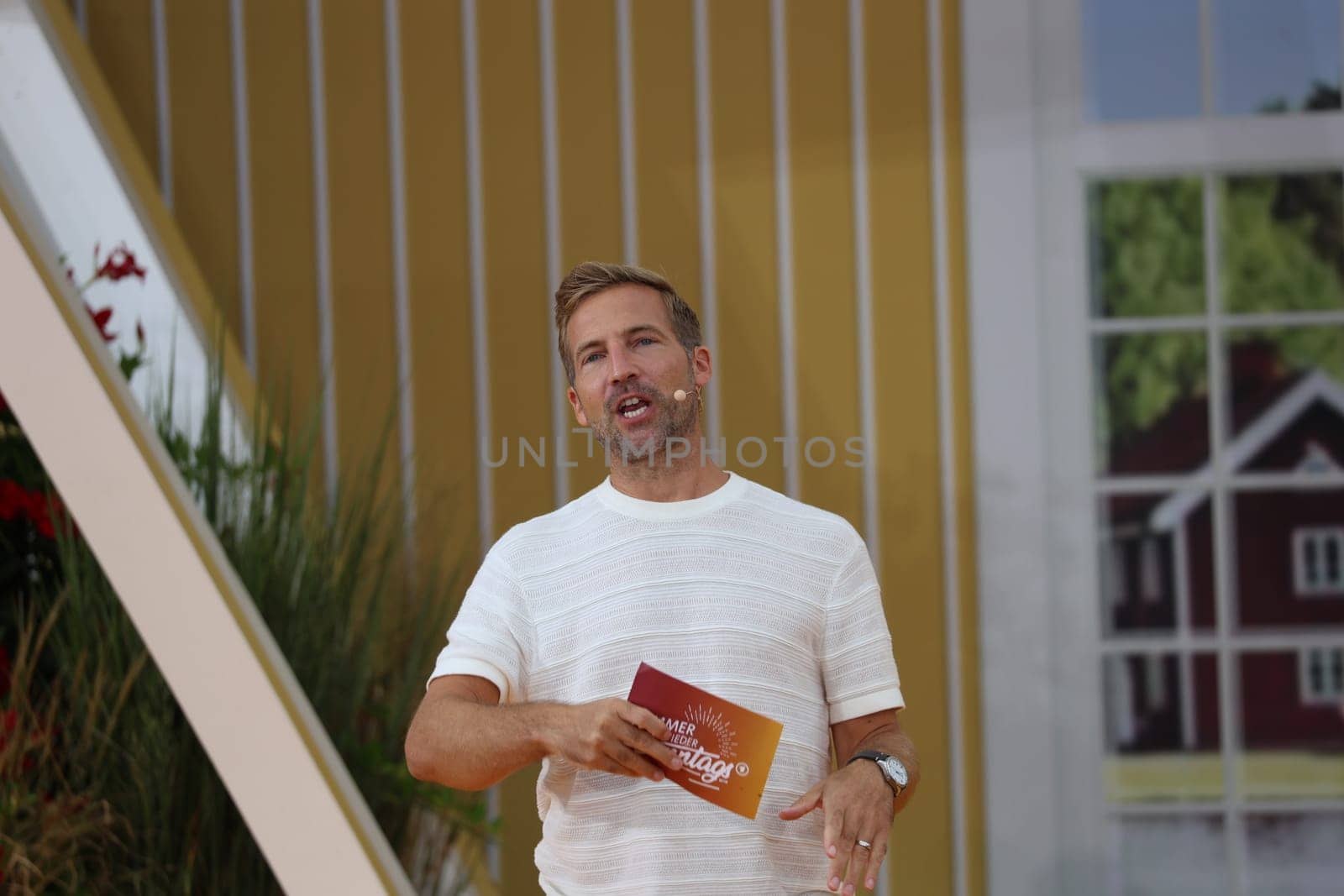 Stefan Mayer (presenter) in the ARD TV show "Immer wieder sonntags""."