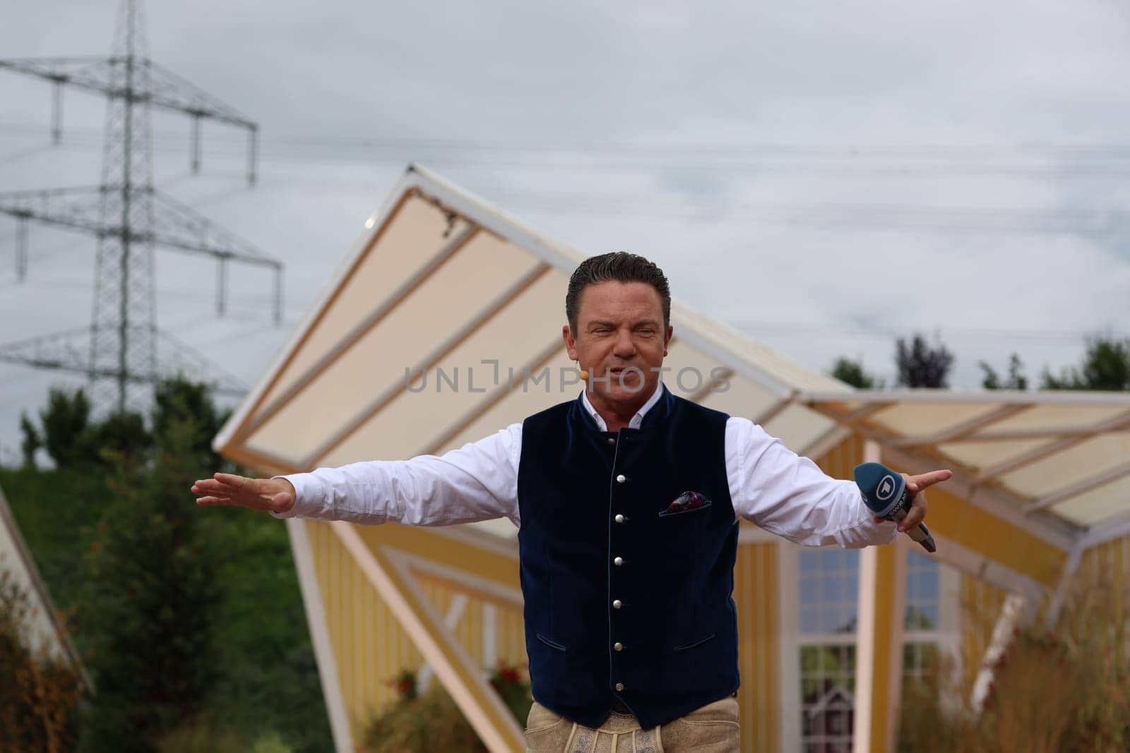 Stefan Mross (singer / presenter / entertainer) in the ARD TV show "Immer wieder sonntags""."