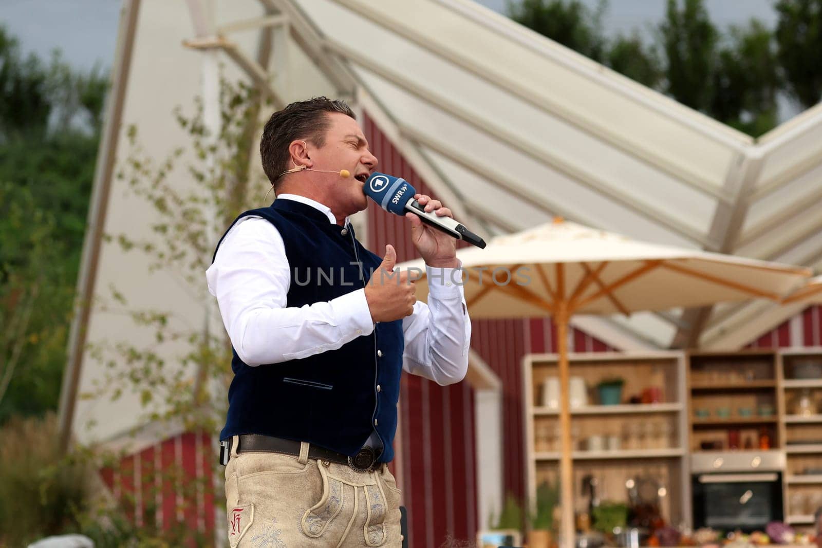 Stefan Mross (singer / presenter / entertainer) in the ARD TV show "Immer wieder sonntags""."
