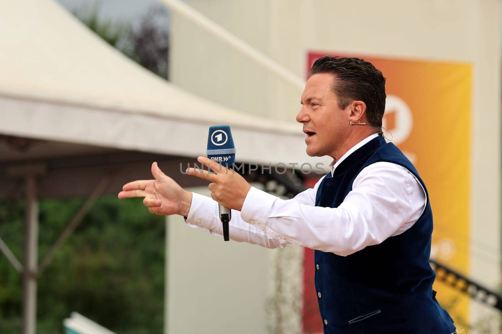 Stefan Mross (singer / presenter / entertainer) in the ARD TV show "Immer wieder sonntags""."