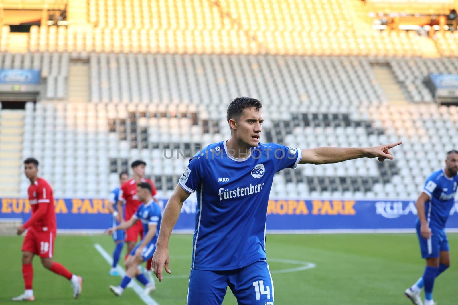 This way,indicates Rico Wehrle (Bahlinger SC /BSC) during the match of the Football RL SW 24-25: 9.