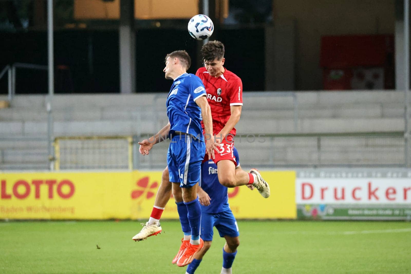 Header duel vs. Rico Wehrle (Bahlinger SC /BSC) and Karl Steinmann (SC Freiburg II / U23) in the match of the Football RL SW 24-25: 9.