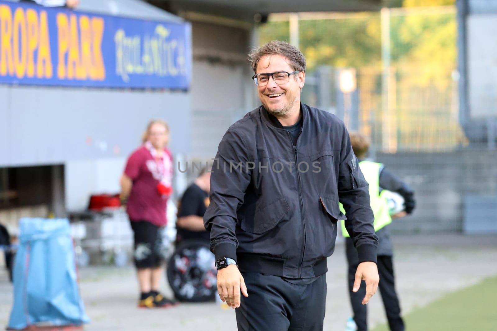 Coach Benedetto Muzzicato (SC Freiburg II / U23) had a good laugh at the match of the Football RL SW 24-25: 9.