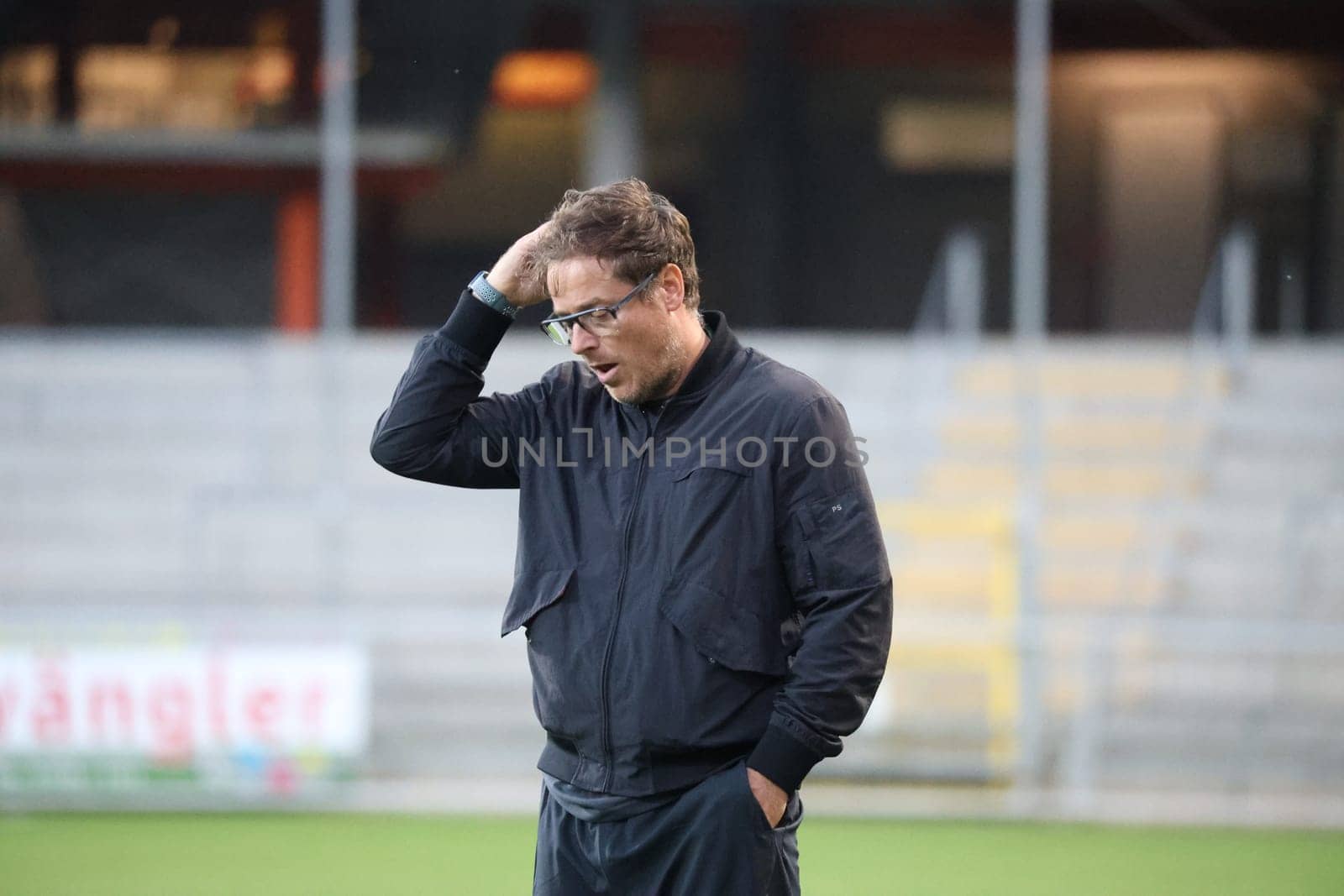 Coach: Benedetto Muzzicato (SC Freiburg II / U23) in the match of the Football RL SW 24-25: 9. Sptg: SC Freiburg II vs Bahlinger SC
