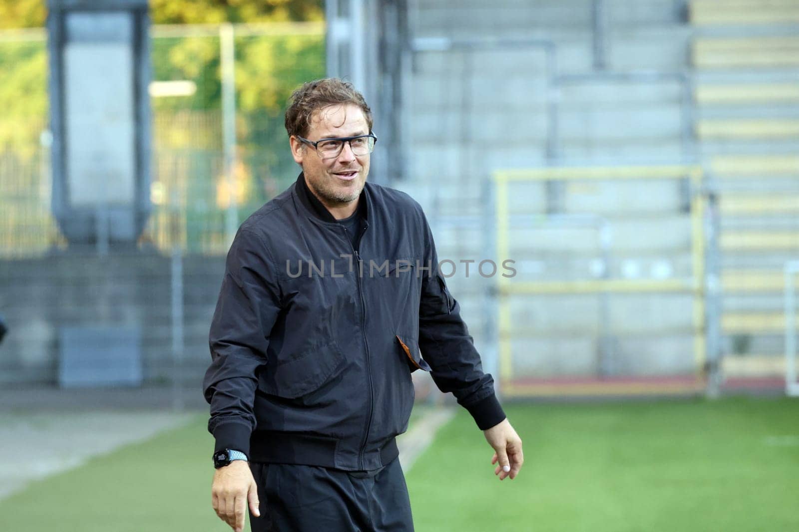 Coach Benedetto Muzzicato (SC Freiburg II / U23) had a good laugh at the match of the Football RL SW 24-25: 9.