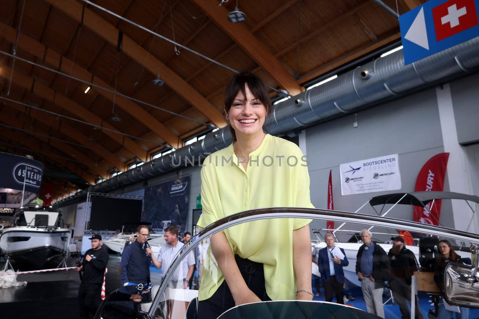 The Interboot 2024 trade fair in Friedrichshafen will open its doors on 25.09.2024. During the press tour and the presentation of the trade fair innovations,model Cora was already fascinated