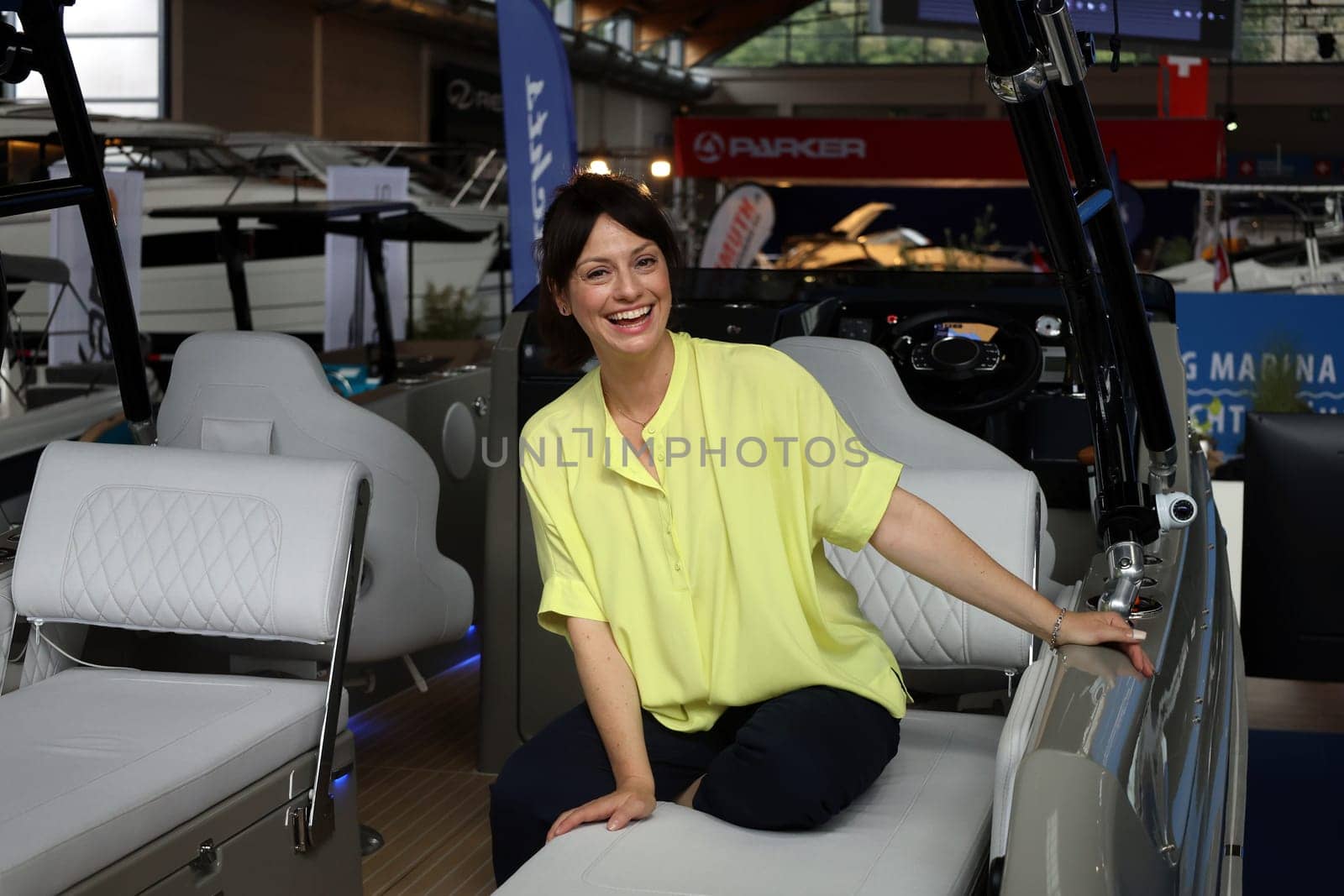 The Interboot 2024 trade fair in Friedrichshafen will open its doors on 25.09.2024. During the press tour and the presentation of the trade fair innovations,model Cora was already fascinated