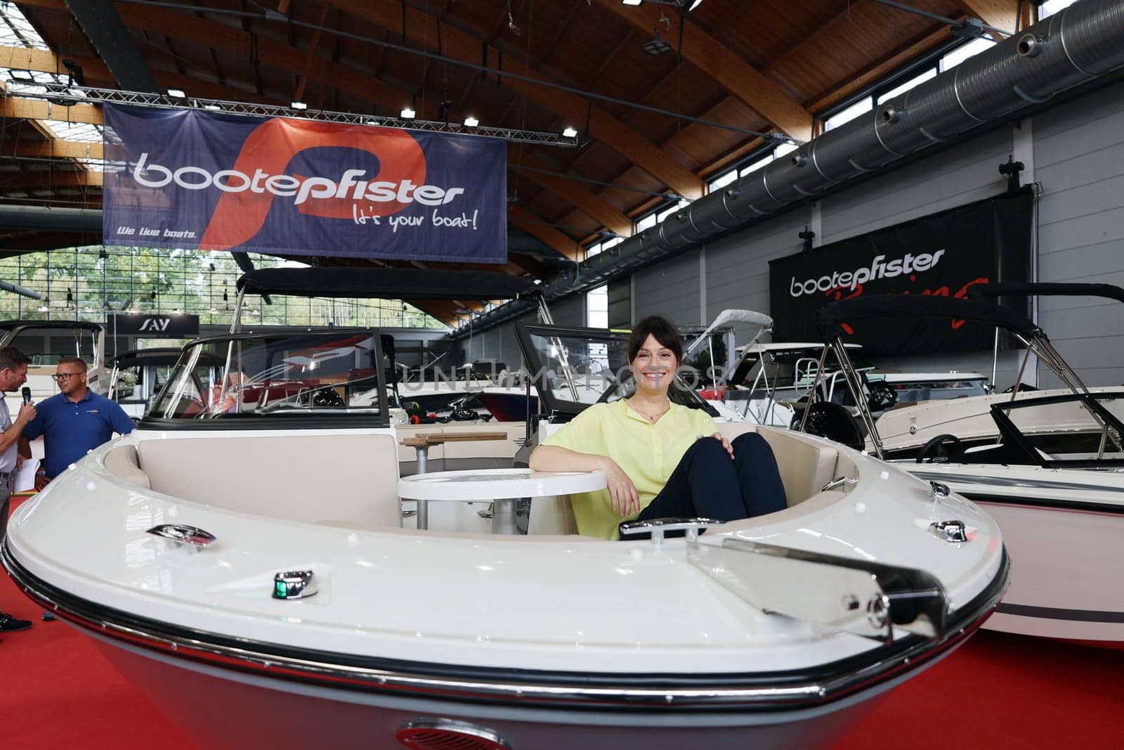 The Interboot 2024 trade fair in Friedrichshafen will open its doors on 25.09.2024. During the press tour and the presentation of the trade fair innovations,model Cora was already fascinated