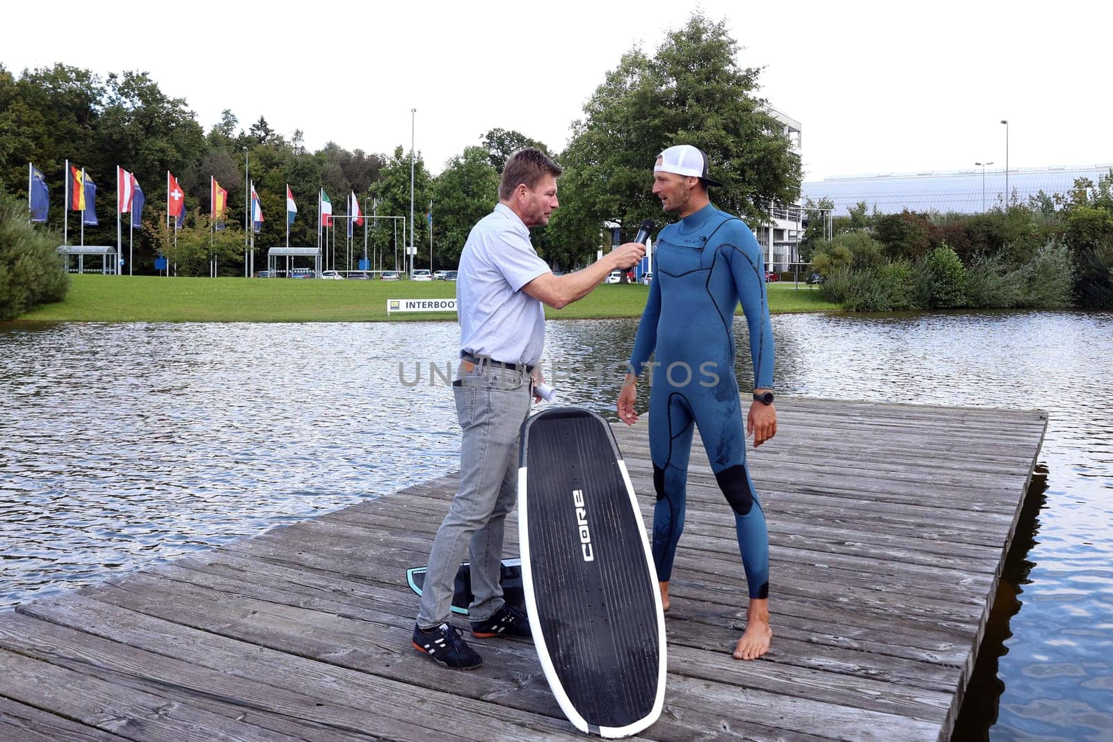 Water sports journalist Andreas Kling in an interview with kitesurfer Ben Benholz showed fascinating trend sports such as pump and wing foiling on the trade fair lake.   The Interboot 2024 Friedrichshafen trade fair will open its doors on 25.09.2024