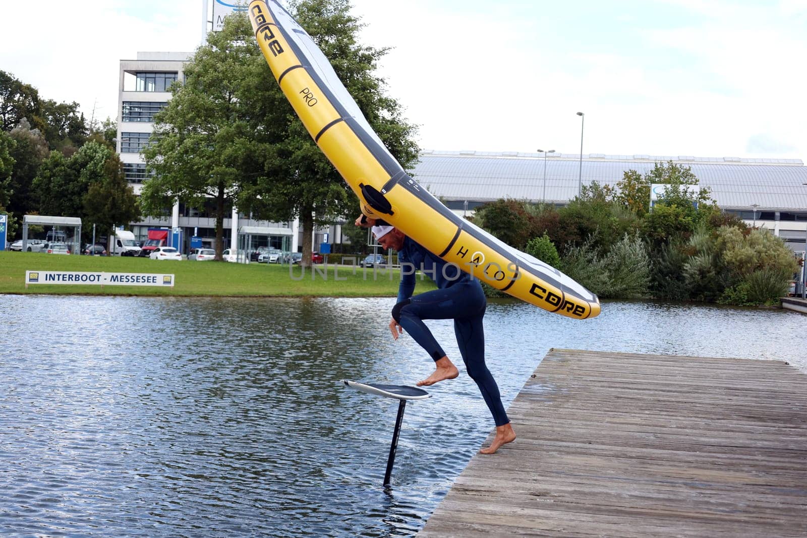 Here we go: Kitsurfer Ben Benholz at the start on the Messesee  The Interboot 2024 Friedrichshafen trade fair will open its doors on 25.09.2024