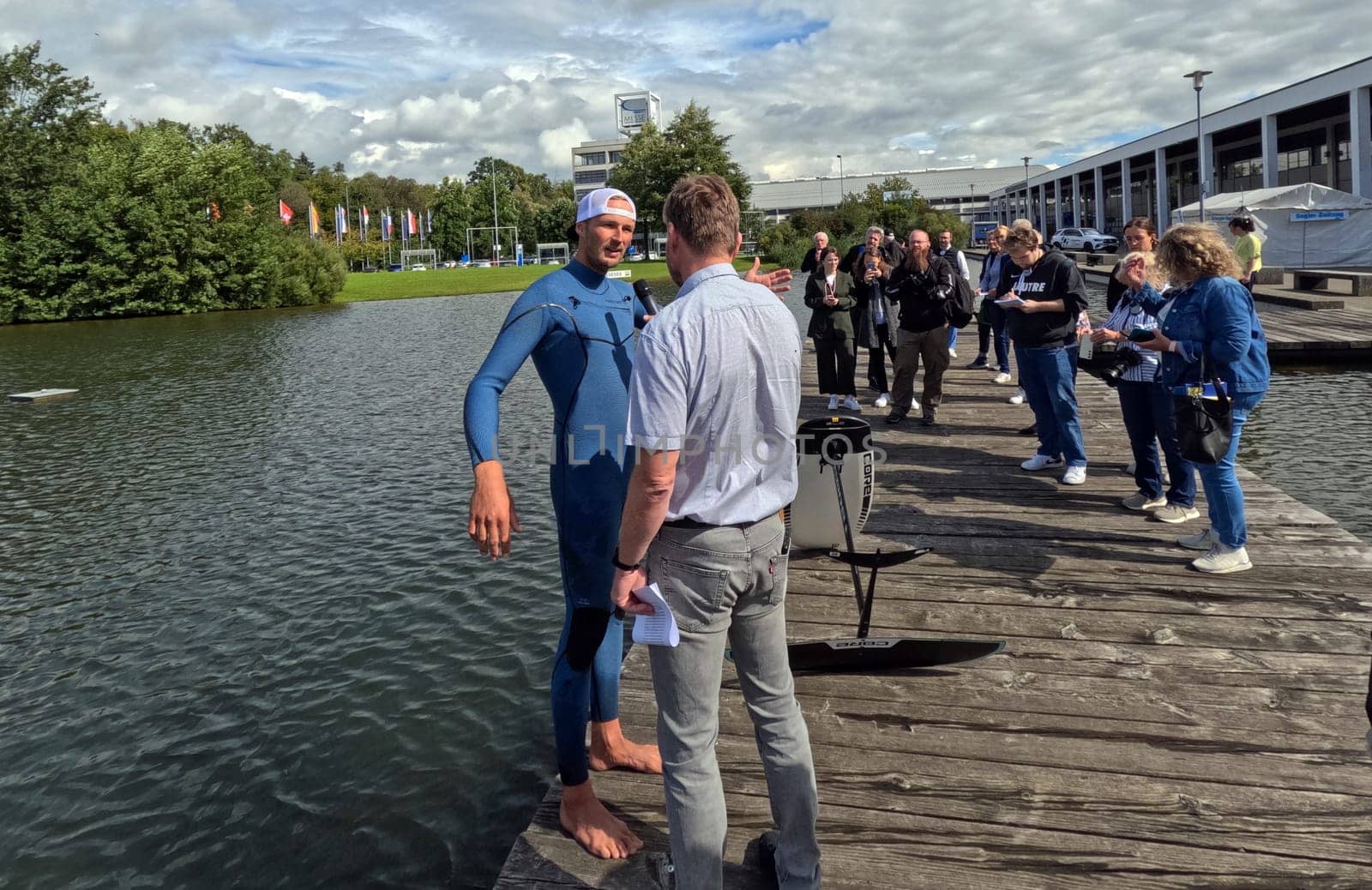 Water sports journalist Andreas Kling in conversation with kitsurfer Ben Beholz showed fascinating trend sports,such as pump and wing foiling,on the trade fair lake.   The Interboot 2024 Friedrichshafen trade fair will open its doors on 25.09.2024