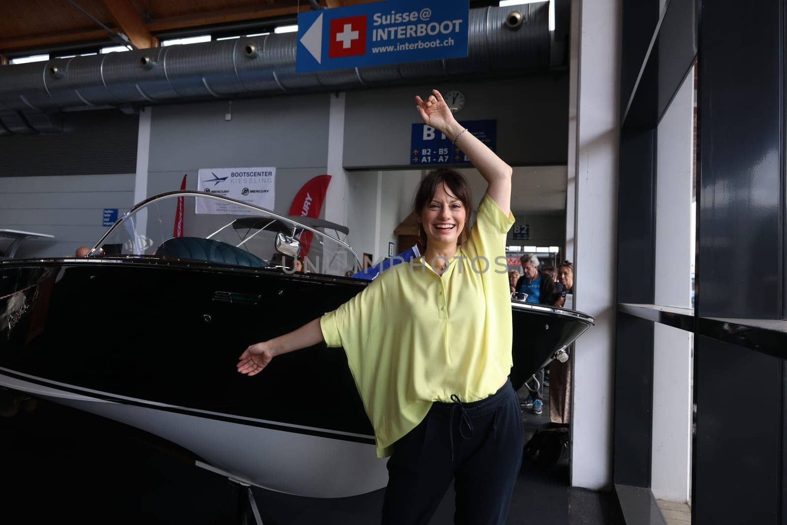The Interboot 2024 trade fair in Friedrichshafen will open its doors on 25.09.2024. During the press tour and the presentation of the trade fair innovations,model Cora was already fascinated