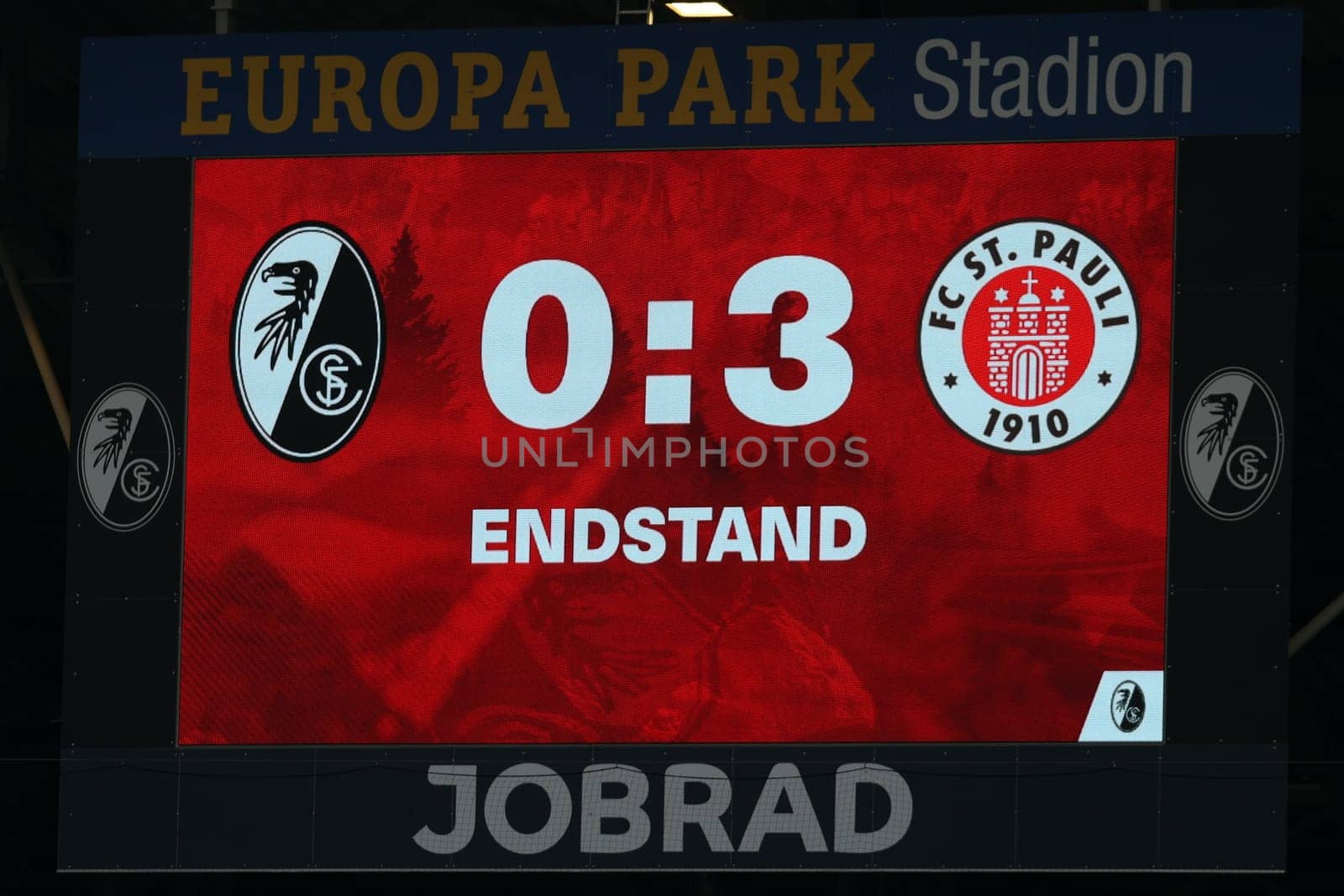 The scoreboard does not lie: 0:3 is the final score for FC St. Pauli Hamburg in the match of the 1st FBL: 24-25: 1. FBL: 24-25: 5. Sptg. SC Freiburg - FC St. Pauli  DFL REGULATIONS PROHIBIT ANY USE OF PHOTOGRAPHS AS IMAGE SEQUENCES AND/OR QUASI-VIDEONann  Photo: Joachim Hahne/johapress
