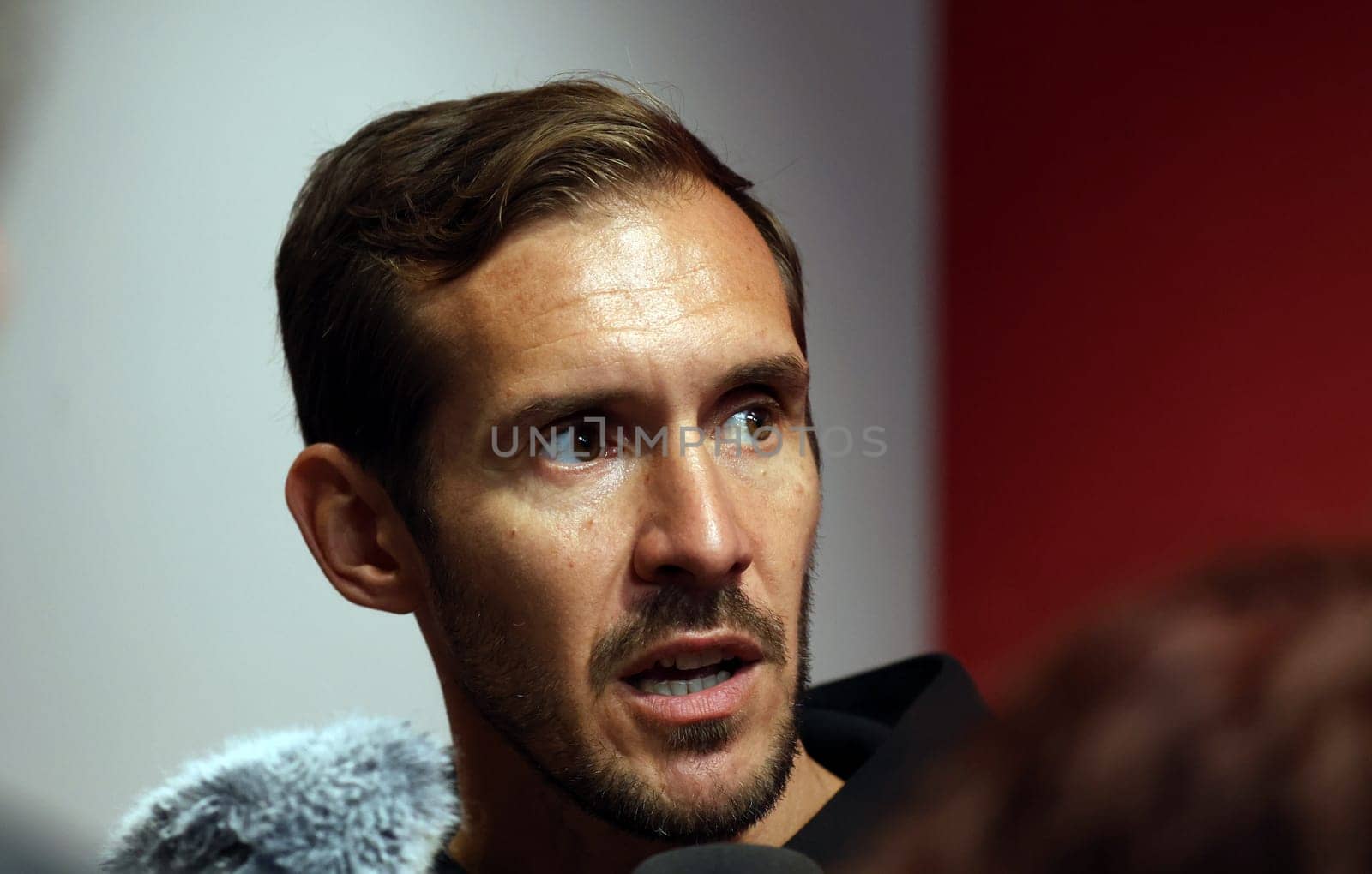 Head coach Julian Schuster (SC Freiburg) at the press conference,PK after the match of the 1st FBL: 24-25: 1st FBL: 24-25: 5th Sptg. SC Freiburg - FC St. Pauli  DFL REGULATIONS PROHIBIT ANY USE OF PHOTOGRAPHS AS IMAGE SEQUENCES AND/OR QUASI-VIDEONann  Photo: Joachim Hahne/johapress