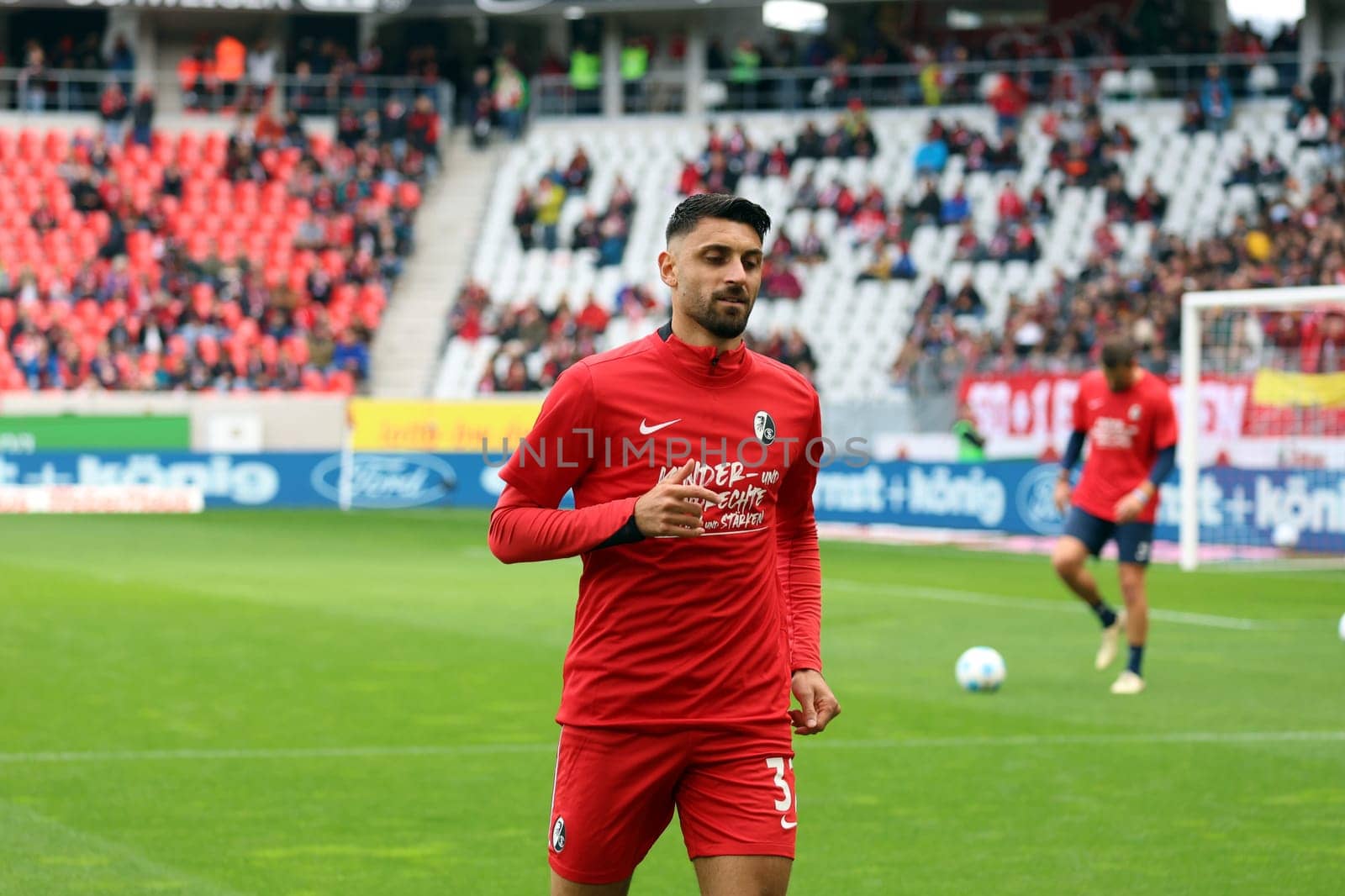 Vincenzo Grifo (SC Freiburg) at the match of the 1st FBL: 24-25: 1st FBL: 24-25: 5th Sptg. SC Freiburg - FC St. Pauli  DFL REGULATIONS PROHIBIT ANY USE OF PHOTOGRAPHS AS IMAGE SEQUENCES AND/OR QUASI-VIDEONann  Photo: Joachim Hahne/johapress