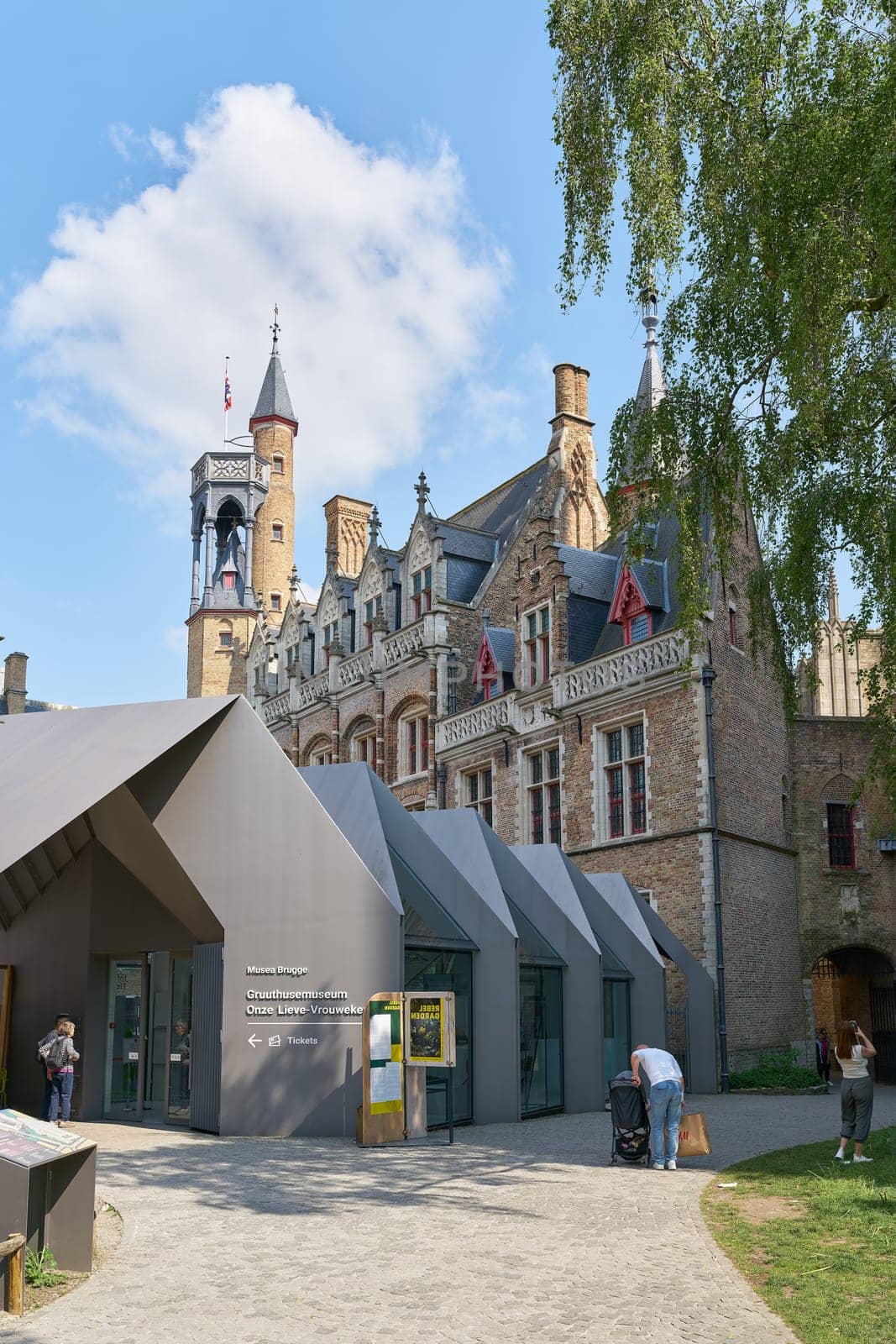 The popular Gruuthusemuseum, the museum dedicated to the history of Bruges in the Middle Ages