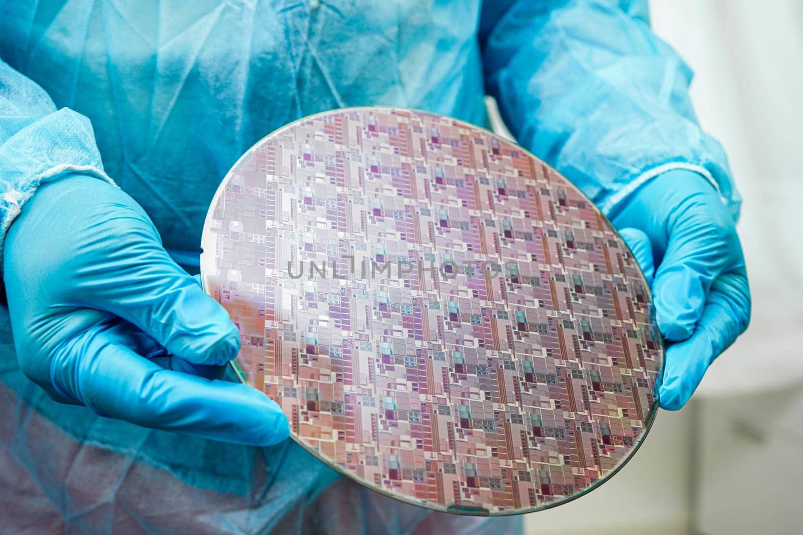 Silicon wafer for manufacturing semiconductor of integrated circuit.