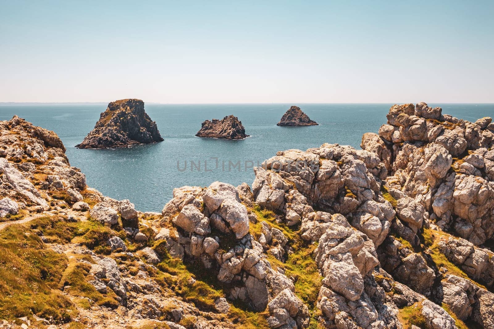 The rocks on Beg Pen Hir in the crozon peninsula, Camaret-sur-Mer, Finistere departement, Brittany (Bretagne), France