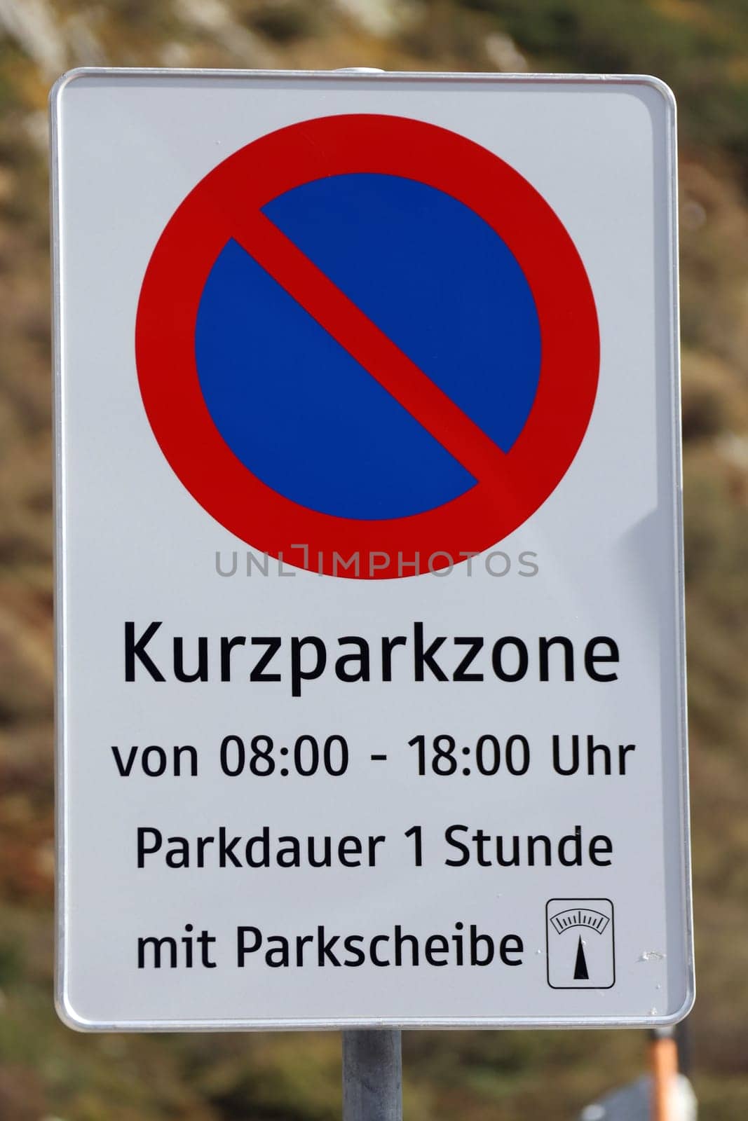 Traffic sign "Kurzparkzone"" on the Arlberg Pass in St. Christoph"