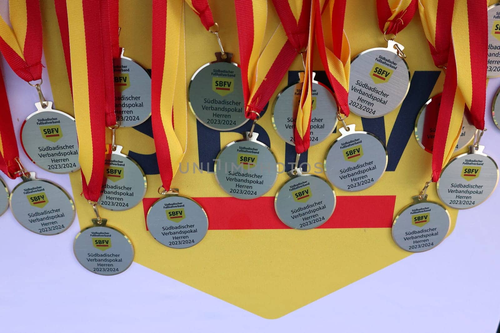 The medals are ready for the SBFV Cup Final 23/24: FC 08 Villingen - SC Lahr