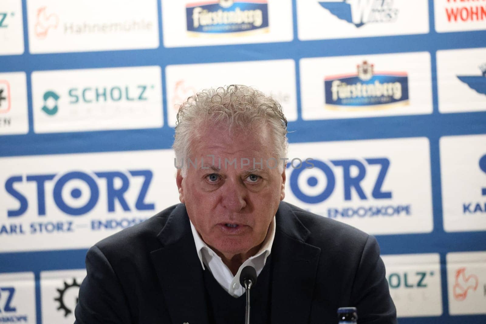 Head coach Doug Shedden (Iserlohn Roosters) at the press conference,PK after the game of the DEL 24-25,10th Sptg.: Schwenninger Wild Wings vs Iserlohn Roosters