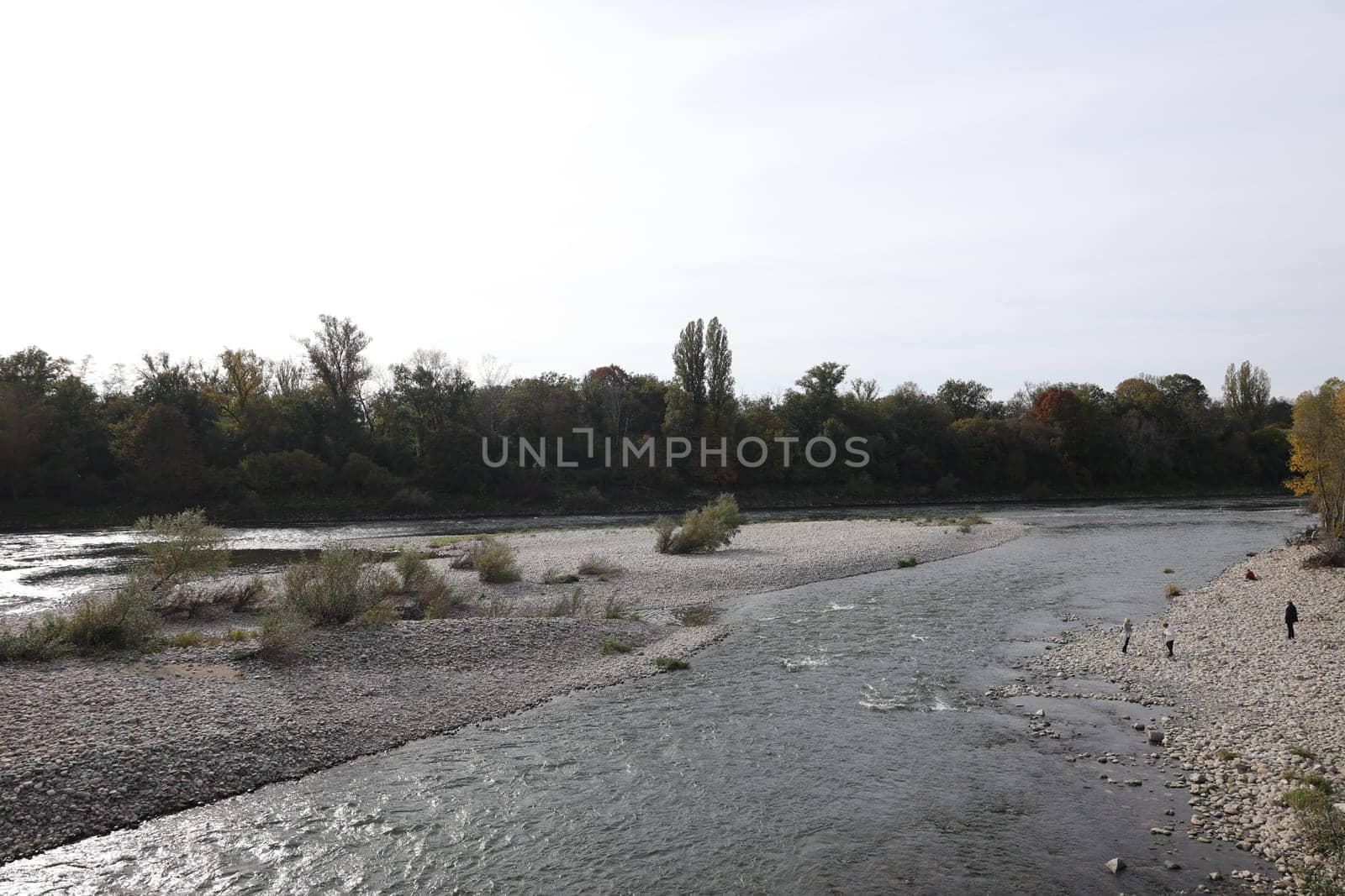 Autumn atmosphere at the Isteiner Schwellen on the Rhine near Efringen-Kirchen (Lörrach district). In bright sunshine,numerous excursionists from Germany and abroad took advantage of the beautiful late summer weather on Sunday to take a trip to the Rhine.