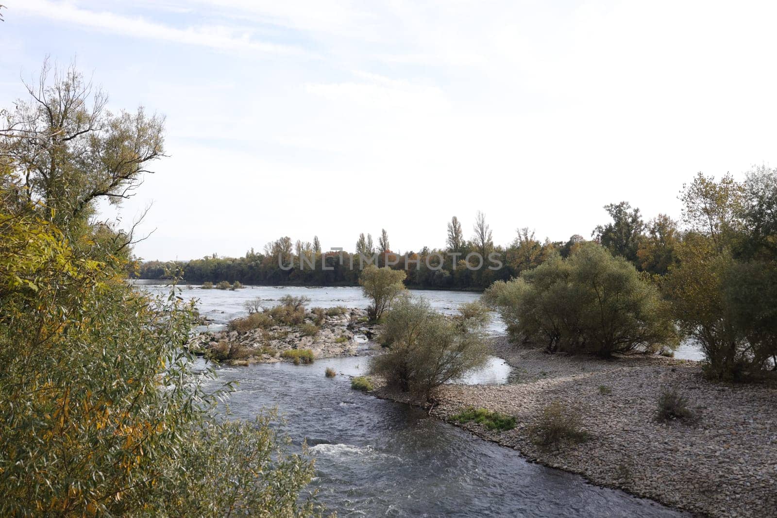 Autumn atmosphere at the Isteiner Schwellen on the Rhine near Efringen-Kirchen (Lörrach district). In bright sunshine,numerous excursionists from Germany and abroad took advantage of the beautiful late summer weather on Sunday to take a trip to the Rhine.