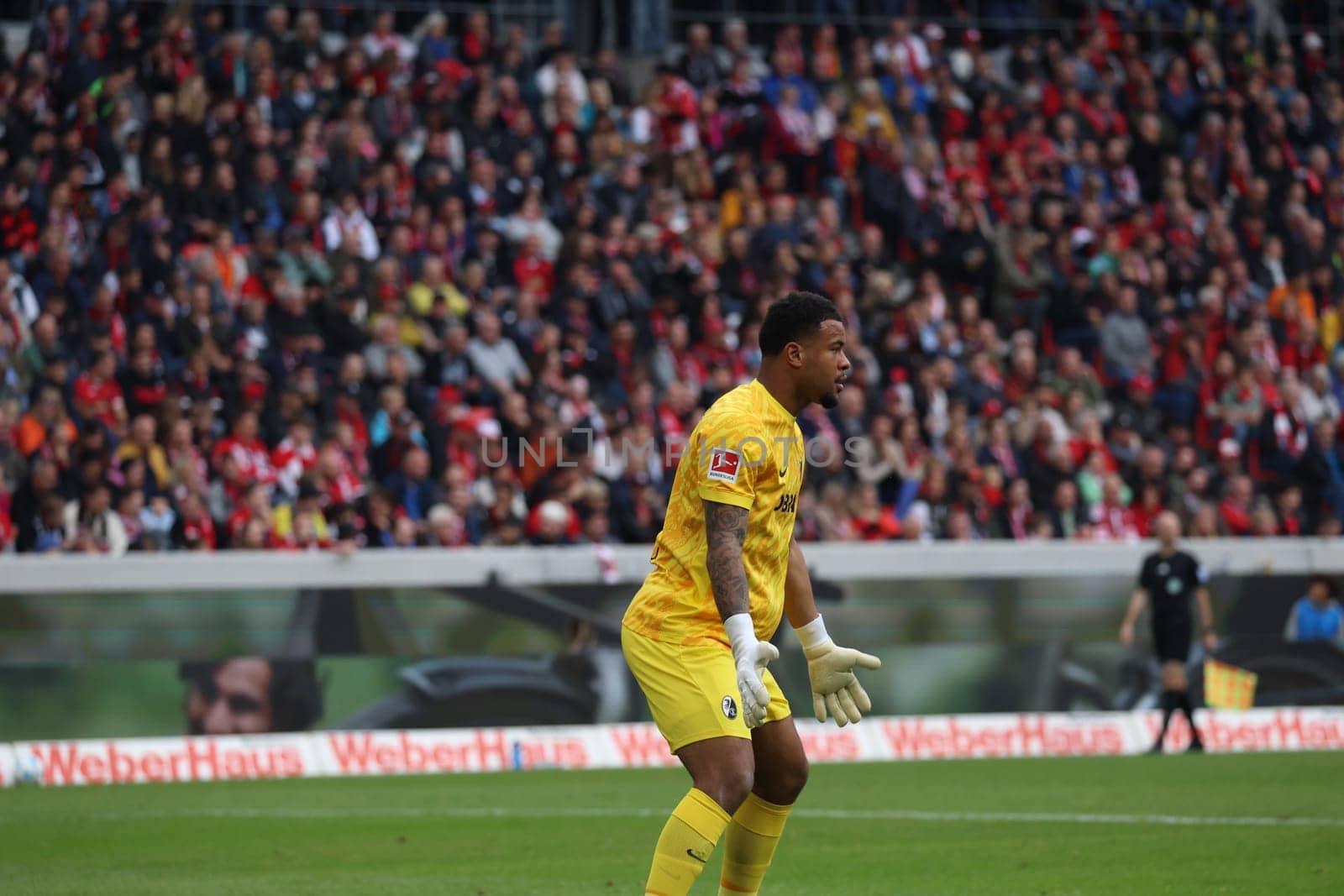 Goalkeeper Noah Atubolu (SC Freiburg) at the match of the 1st FBL: 24-25: 1st FBL: 24-25: 7th Sptg. SC Freiburg - FC Augsburg  DFL REGULATIONS PROHIBIT ANY USE OF PHOTOGRAPHS AS IMAGE SEQUENCES AND/OR QUASI-VIDEONann  Photo: Joachim Hahne/johapress