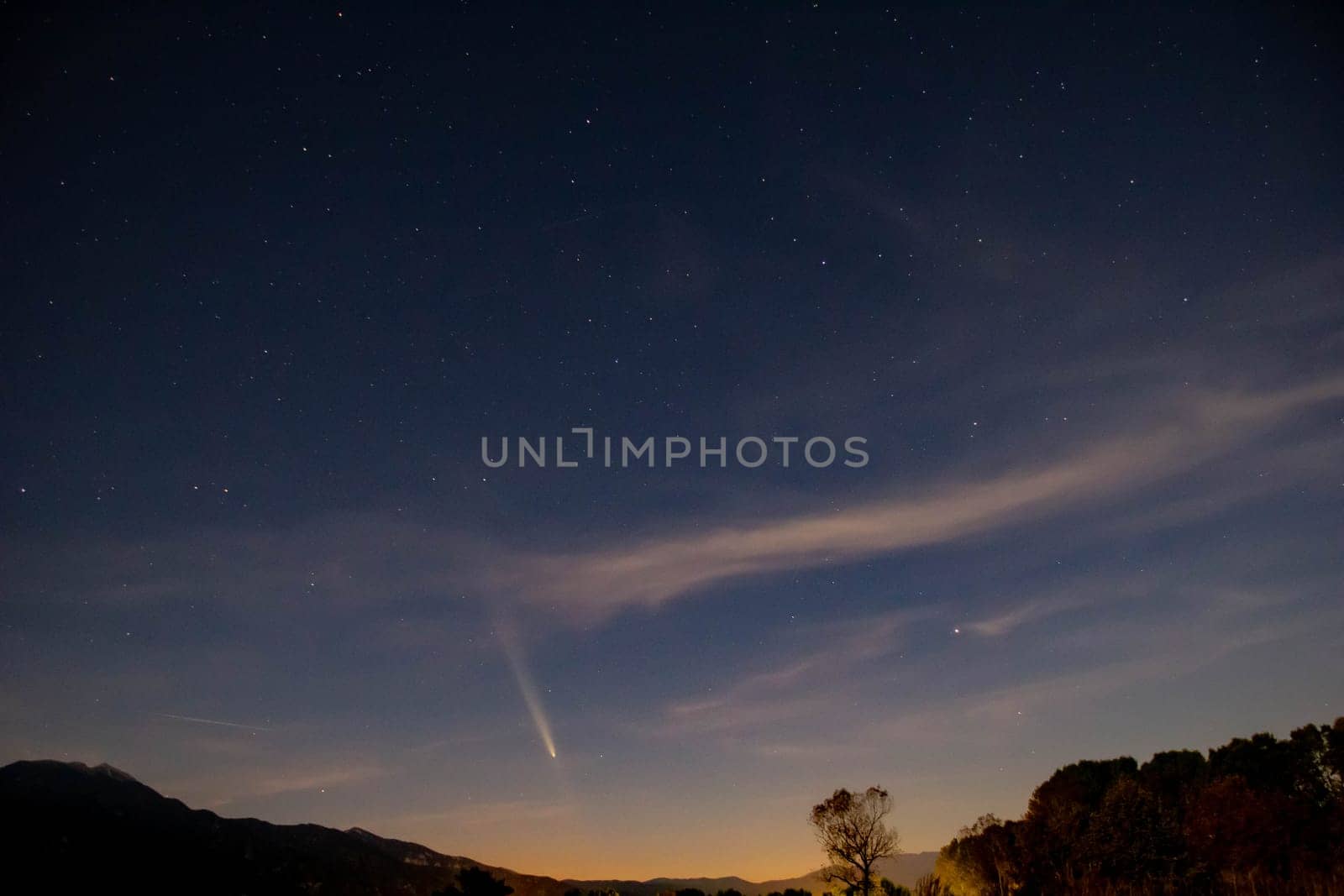 Comet Tsuchinshan-ATLAS above Olympus mountain in Greece right before sunset