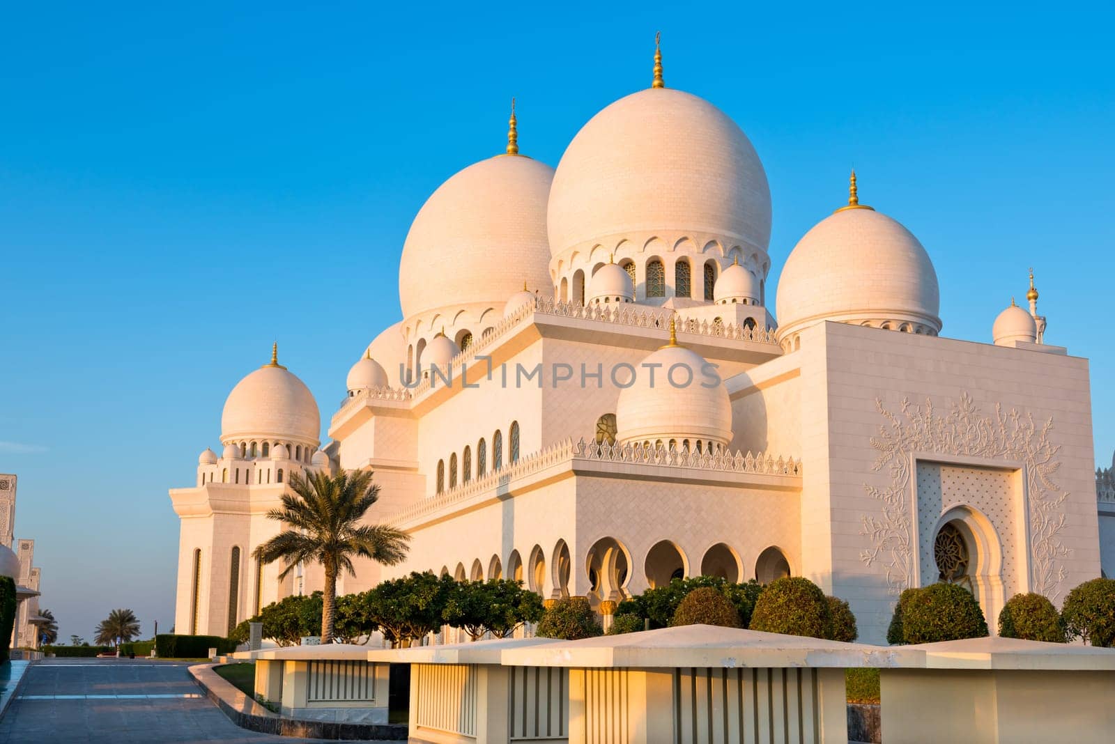 View of famous Sheikh Zayed White Mosque in Abu Dhabi, UAE