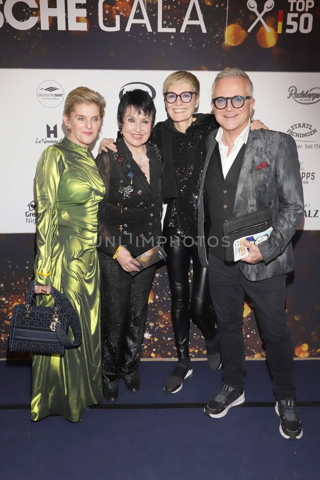 Yvonne Tschebull,Uschi Ackermann,Kerstin Goeritz,Joerg Knoer,Busche Gala 2024,Atlantic Hotel Hamburg,28.10.2024