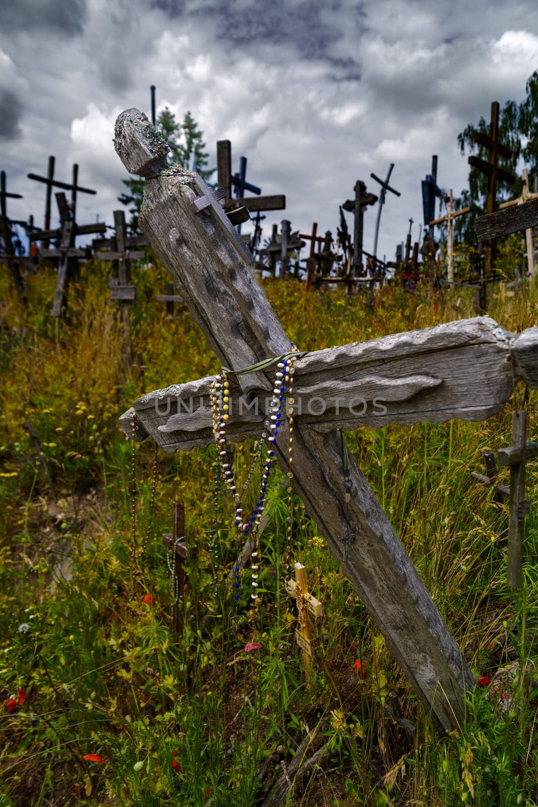 he Hill of Crosses is a unique sacral site covered in 200,000 crosses of various shapes and sizes. It is a place of pilgrimage and prayer, visited by Pope John Paul II and many other believers.